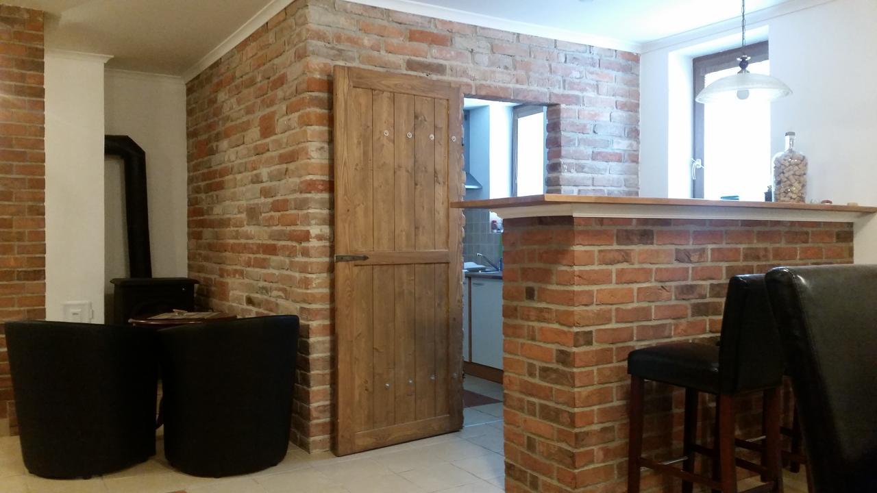 Sommelierka Apartment Валтис Екстериор снимка