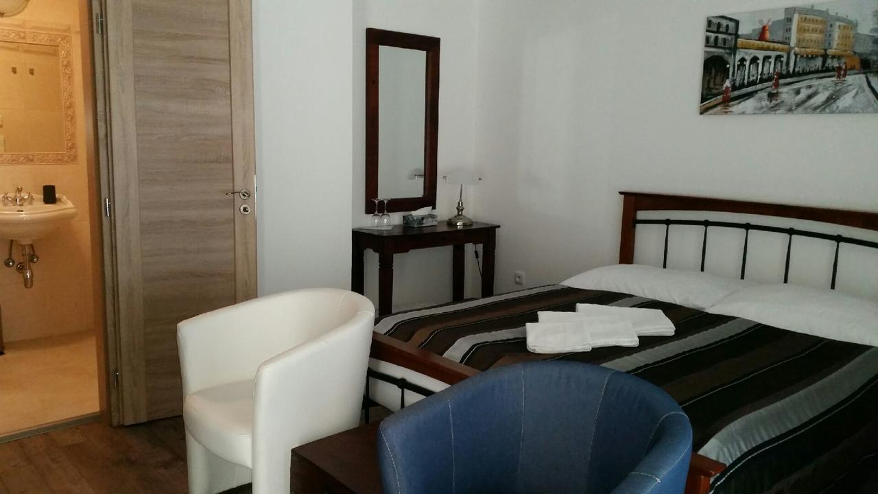 Sommelierka Apartment Валтис Екстериор снимка